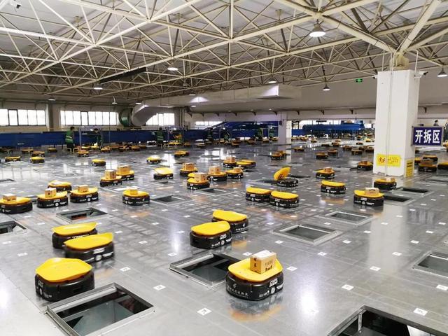 什么是倉儲物流機器人？主要有哪幾種類型？