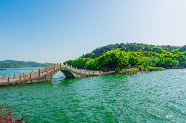天目湖（江蘇天目湖旅游股份有限公司）